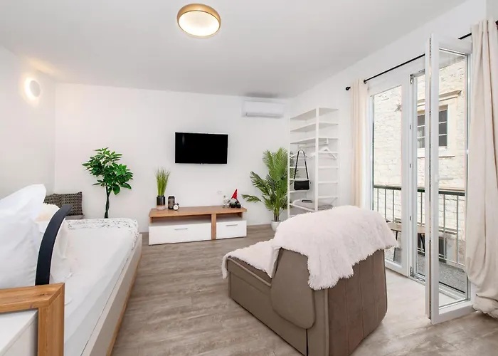 Amazing In With House Sea View *