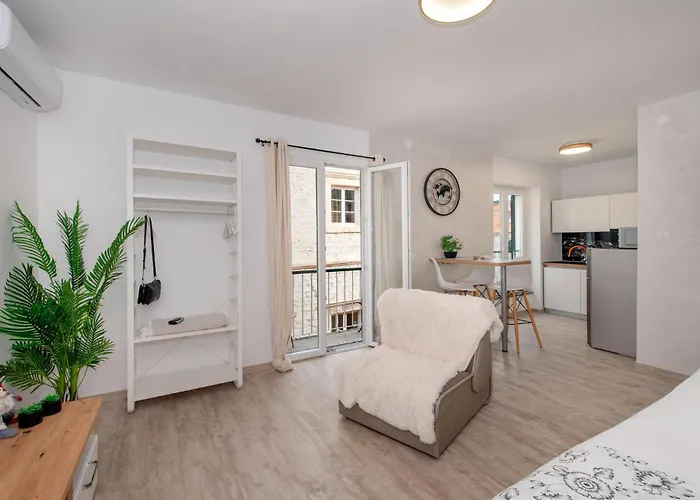 Apartment Amazing In With House Sea View *