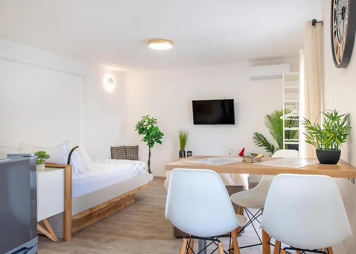 Amazing In With House Sea View *