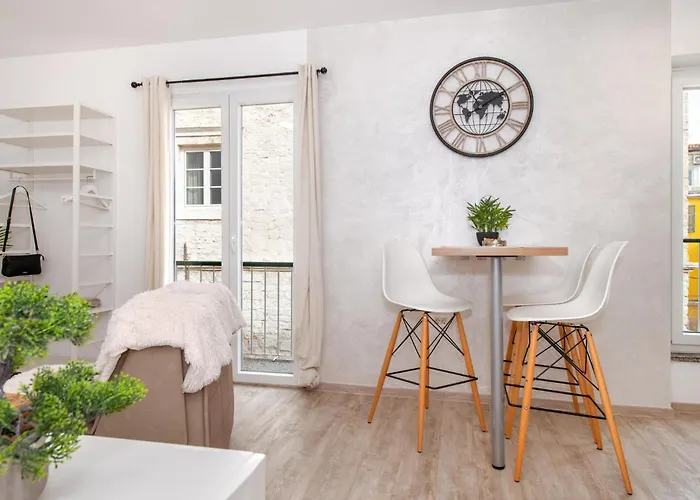 Amazing In With House Sea View *